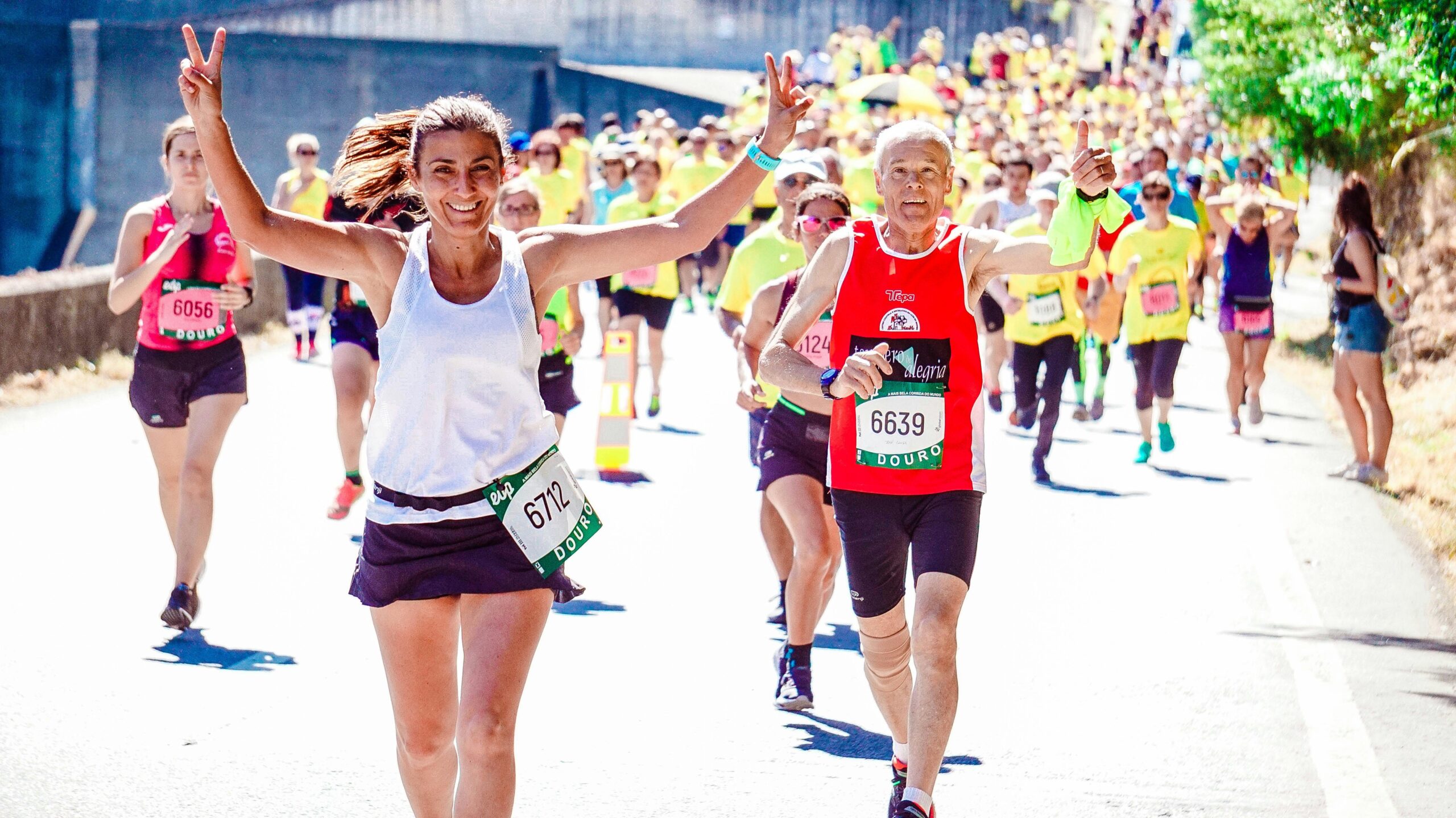 Notre histoire est d’abord celle d’une passion commune : faire courir, partager et créer du lien autour du sport.